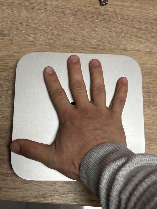 Продам мини комп apple macmini на вин10