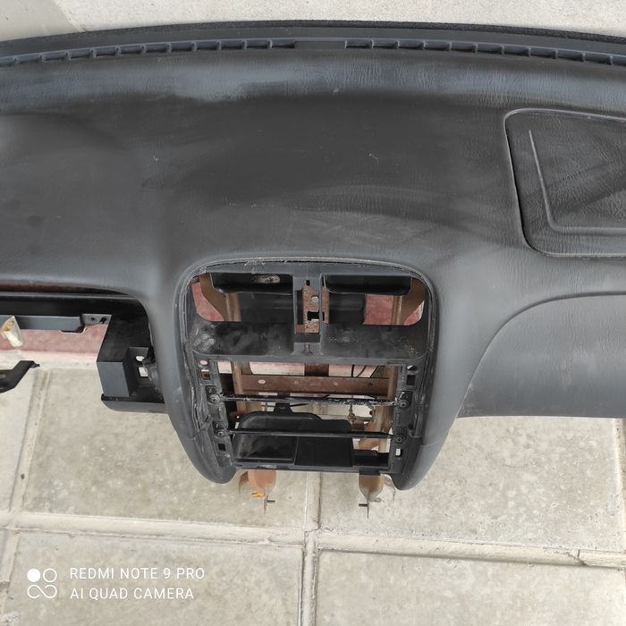 Продам панель на Мазда 626 птичка