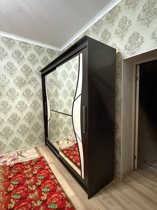 Продается шкаф двух дверный