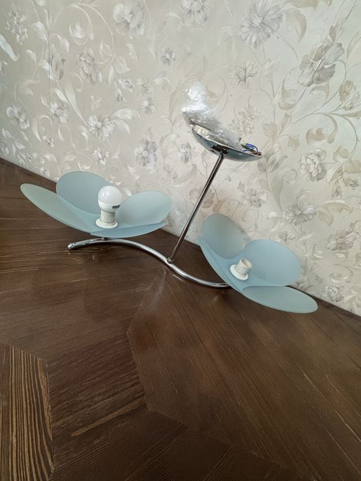 Продается люстра