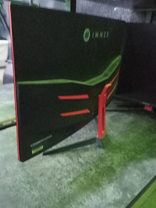 Immer 32 165 hz curved holati zor aybi yoq 15 dona bor