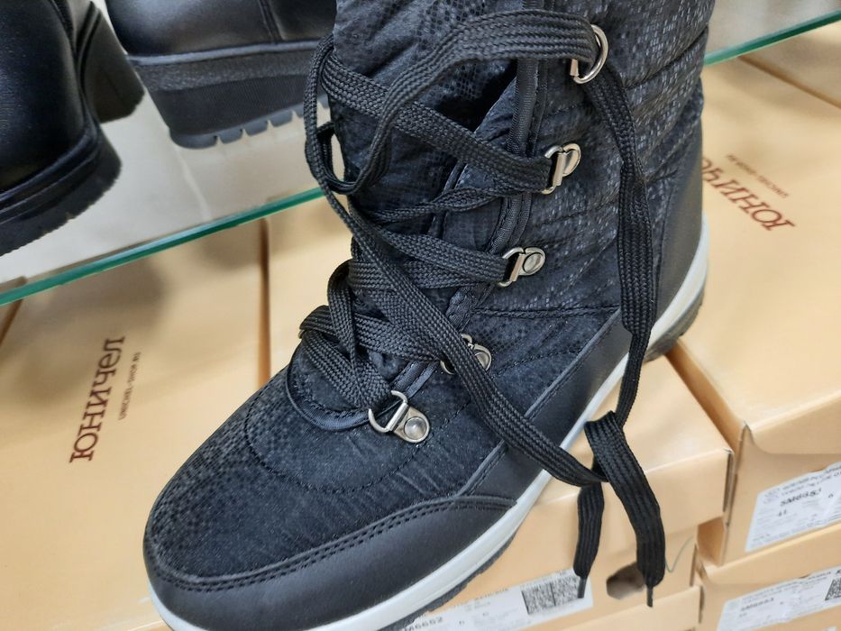 Продам новые сапоги Юничел