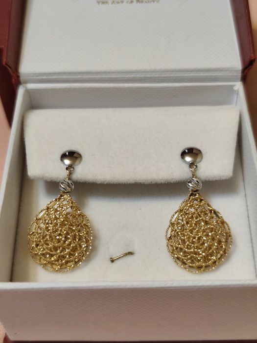 Продается золотая серёжка из дубая новая