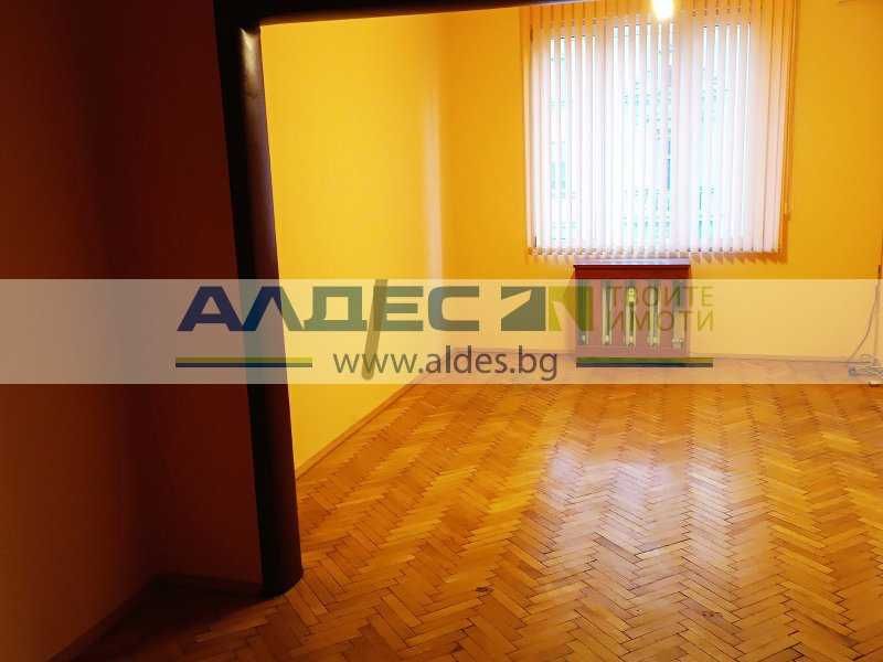 Дава се под наем Офис в София, Център - 85 кв.м за 663 € - Снимка #1