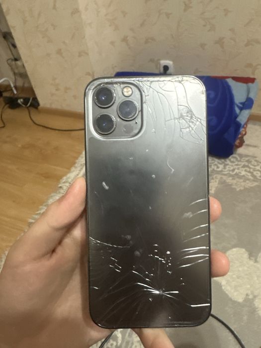 Айфон 12 про с чехлом