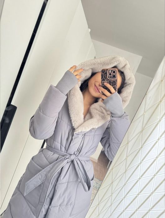 Куртка богато смотрится