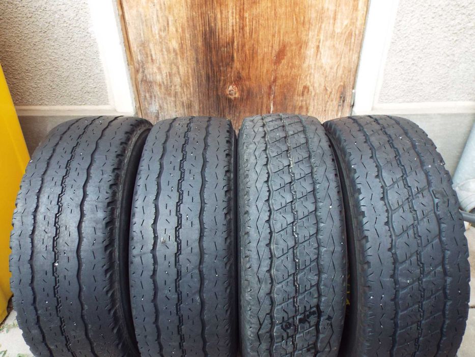 vand 4 anvelope de vara 215/70/15C bridgestone duravis pret 500lei