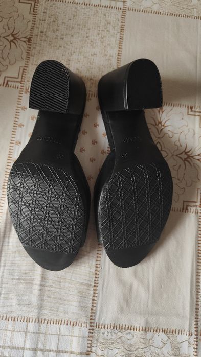 Шлепанцы женские