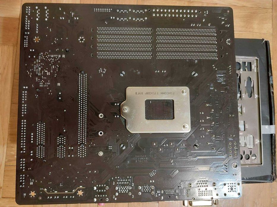 Intel i7 8700 + Gigabyte B360M DS3H + 16GB 2666 Crucial + Arctic cooler