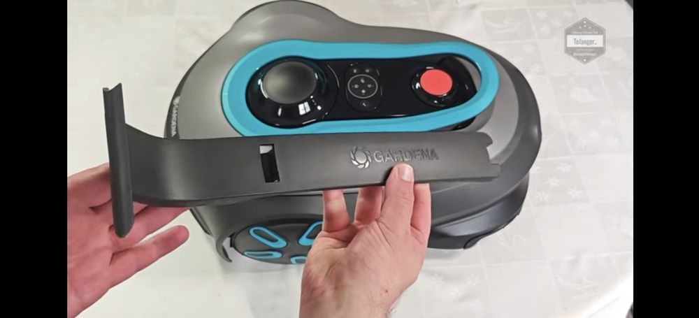 Robot tuns gazonul