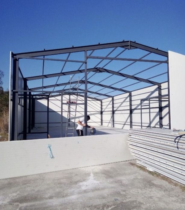 vând structură metalică 12 deschiderea 25 lungimea din ipe 180 4 m la stâlp la streașină asigur transport montaj structura este demontabilă pe șurubur