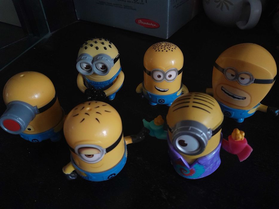 Миньоните 6 броя