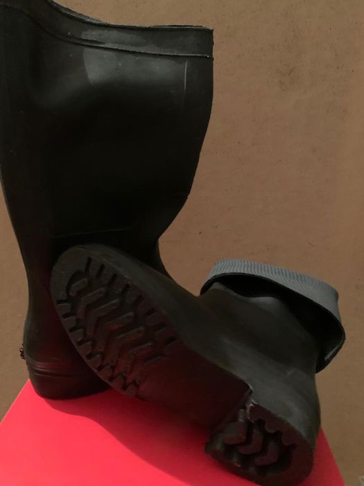 Продам сапоги новые р 40-41