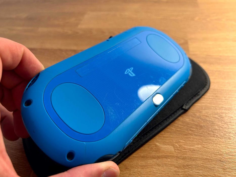 PS Vita Slim Aqua Blue — 128GB, stare foarte bună