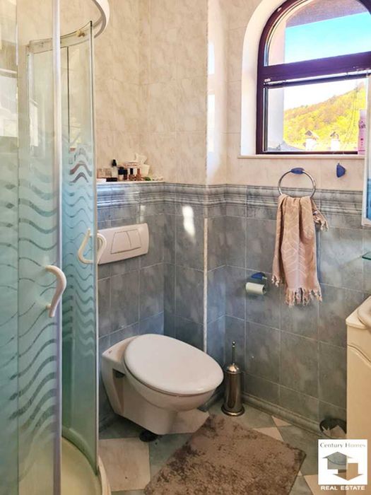 185036 Масивна къща, с двоен гараж и басейн, в Тетевенски Балкан