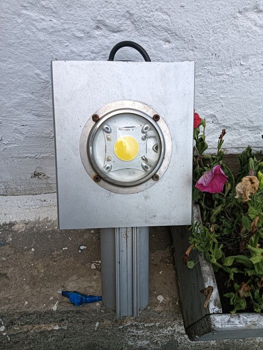 Уличный фонарь..