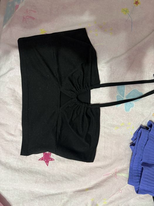 Черен, къс потник