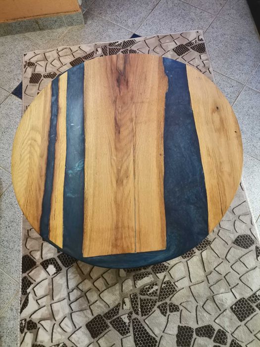 Червен дъб и епоксидна смола