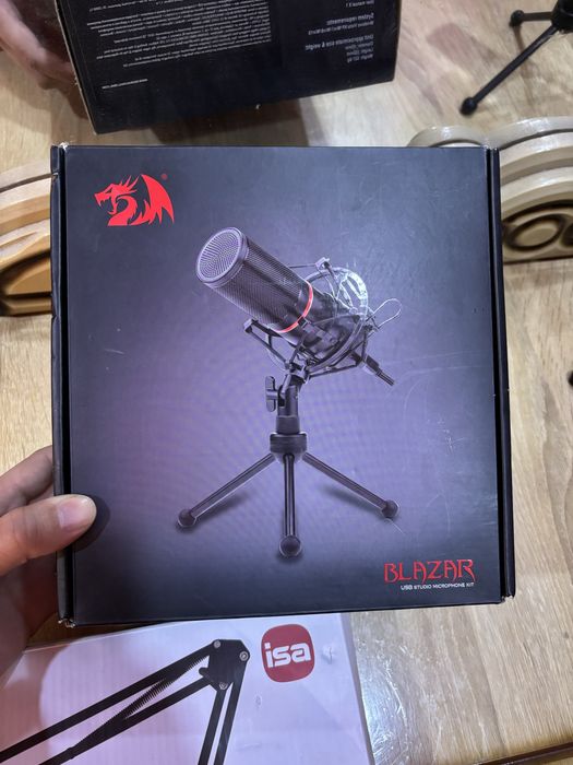 Mikrafon Redragon Blazar Idial holatda sotiladi