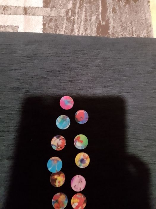 Продавам Pokemon и Megabots тазове