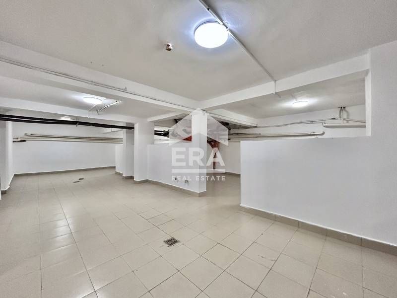 Дава се под наем Магазин в София, Гоце Делчев - 101 кв.м за 1800 € - Снимка #4