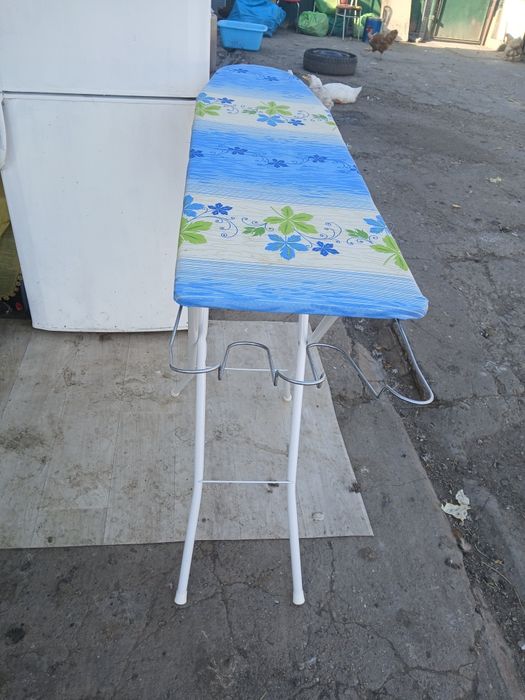 Vand masa de calcat folosita o singura data