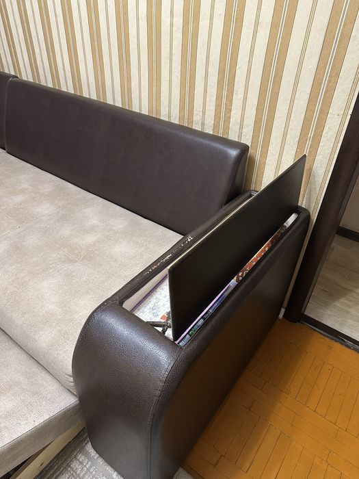 Диван угловой вместителтный