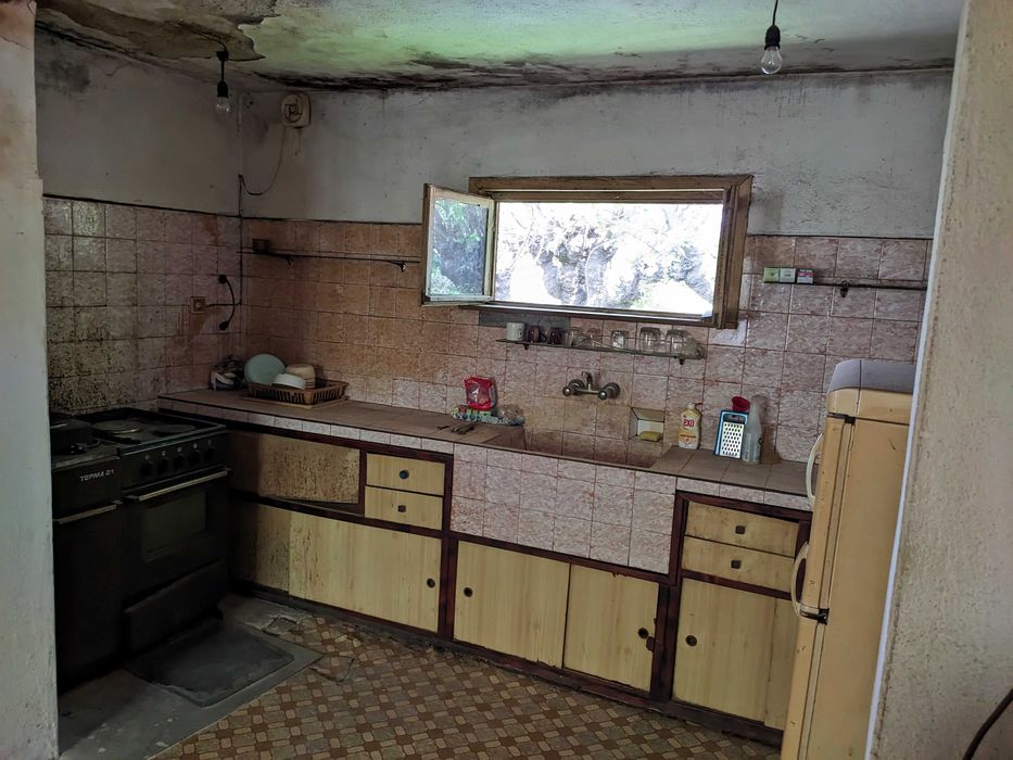 Продава се Къща в Съединение - 1250 кв.м за 46 €/кв.м - Снимка #12