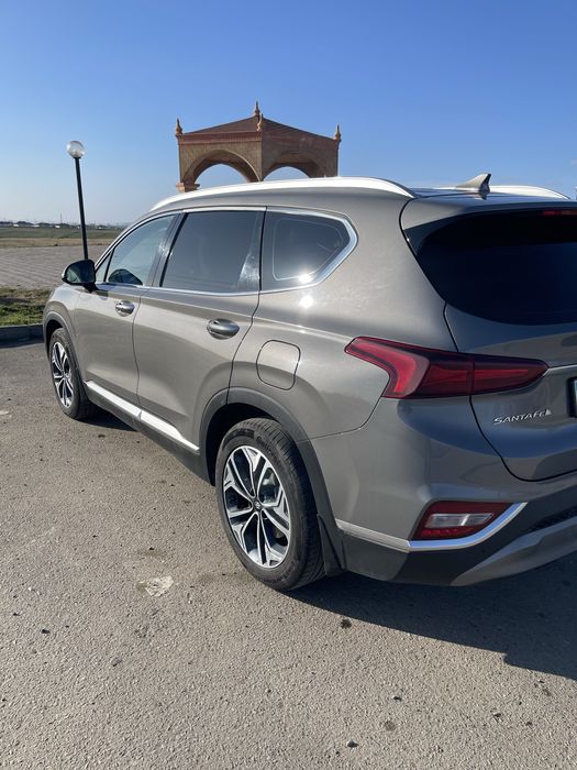 Продаётся Hyundai Santa Fe 2020