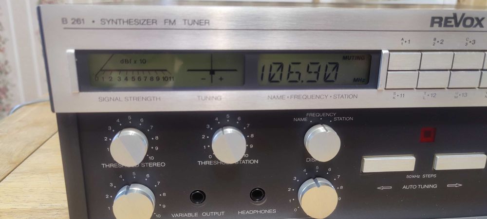Продавам Тунер Revox B261