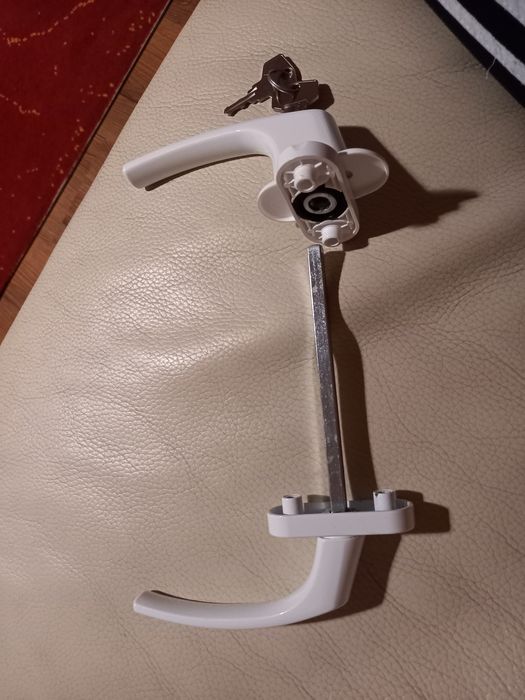 Mâner pentru ușă de balcon cu cheie Nou