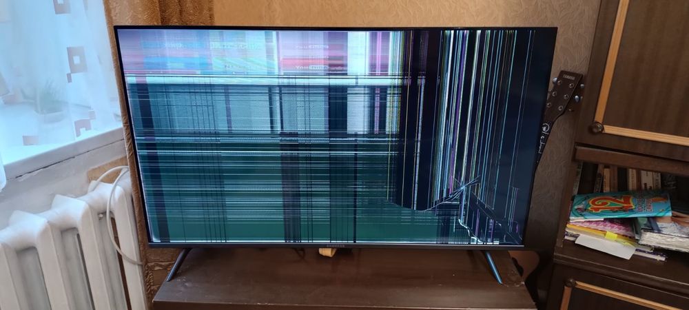 Продам телевизор на запчасти