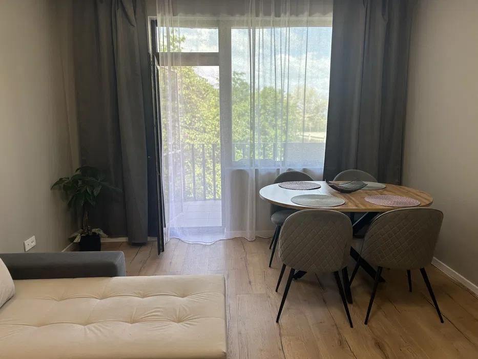 Дава се под наем Двустаен апартамент в Варна, Център - 63 кв.м за 500 € - Снимка #3