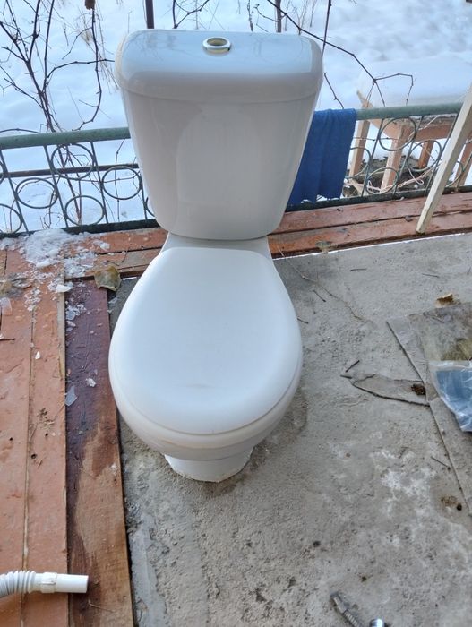 Падаётся унитаз раковина смистител