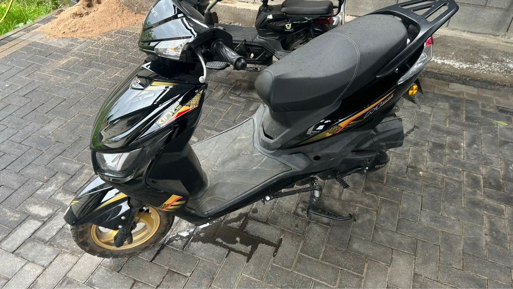 Продам скутер Li-Ya M8 фиолетовый