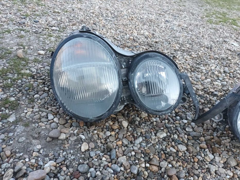 ляв и десен фар за мерцедес Е класа в210 MERCEDES E class w210