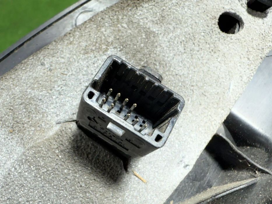 CADRU OGLINDA DREAPTA 9 PINI RENAULT KANGOO II 2008-2021 / MERCEDES-BENZ CITAN (W415) 2012-2021 COD OEM 232636216 (5E2)