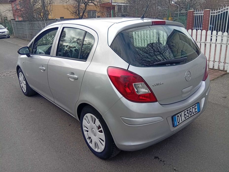Opel Corsa 1.2 Benzina si GPL 2010