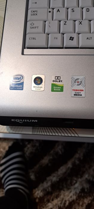 Vând laptop Toshiba