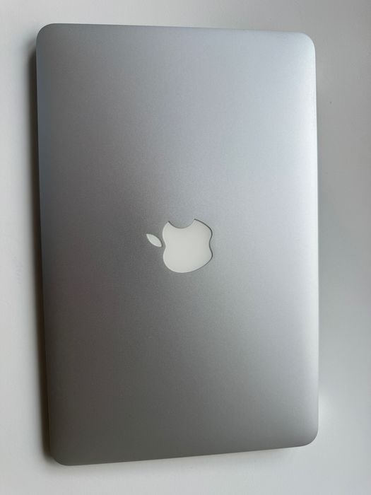 Macbook Air 11 inch in stare excelenta