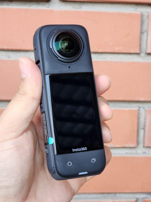 Экшн-камера Insta360 X4