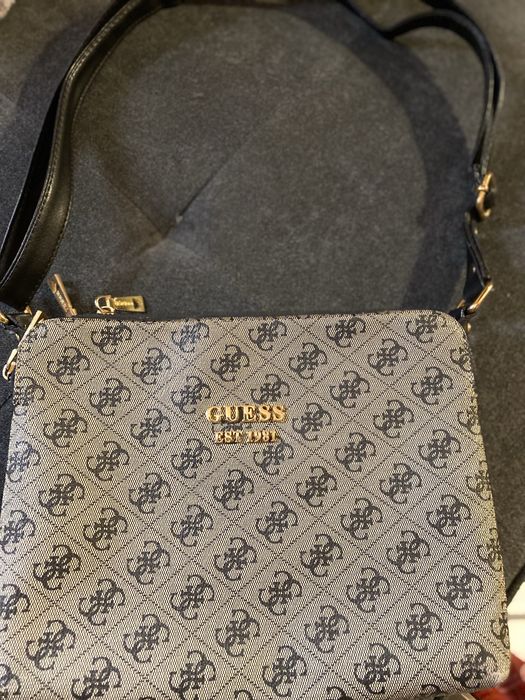 Дамска чанта guess