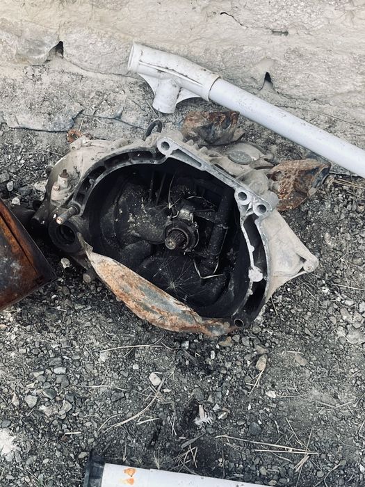 Коробка от ваз 2115. .