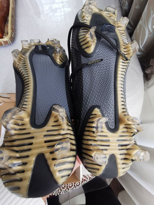 Бутсы футбольные