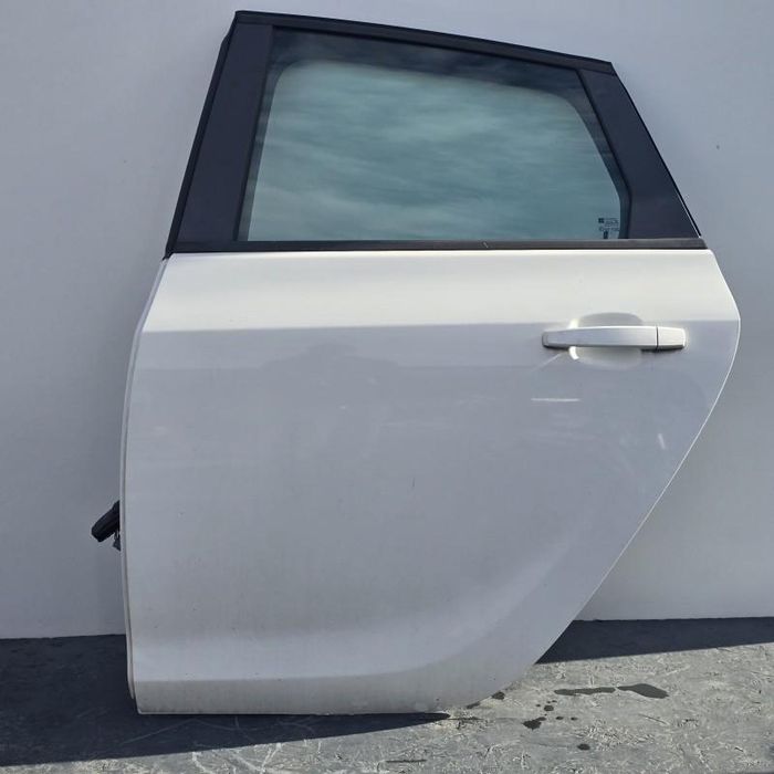 Portiera usa stanga spate Opel Astra J
