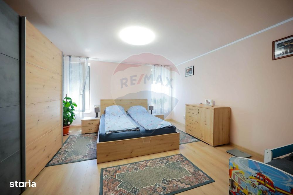 Casă / Vilă cu 5 camere de vânzare, Cartier Episcopia