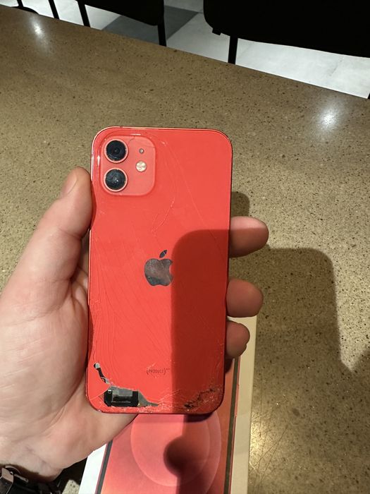 iPhone 12 red 128g