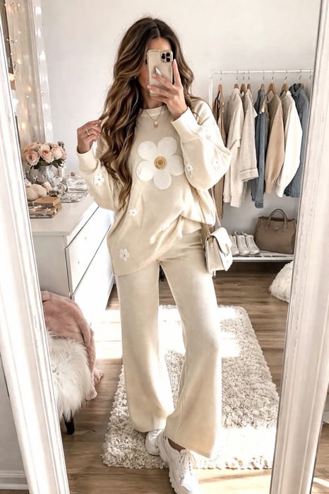 Compleu pantaloni si bluza tricot