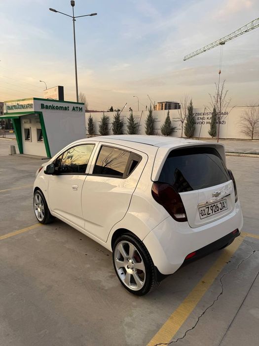 Spark bir qol moshina