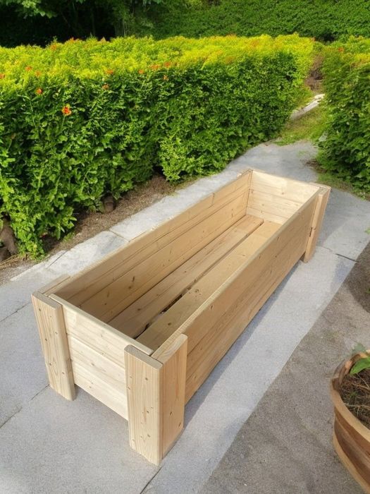 Кашпо из дерева.